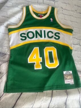 Mitchell & Ness sonics Kemp. Green, White & Yellow Sonics #40 Hardwood Jersey